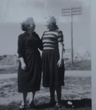 Batel Talmon in the Palmach (left)