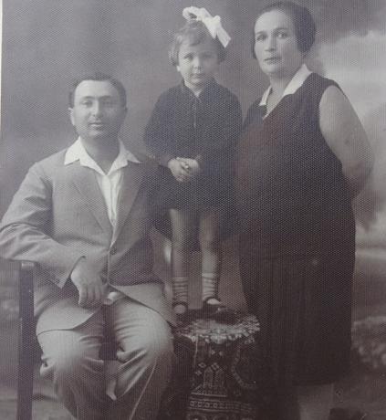 Moshe Vernikov, Batel's father