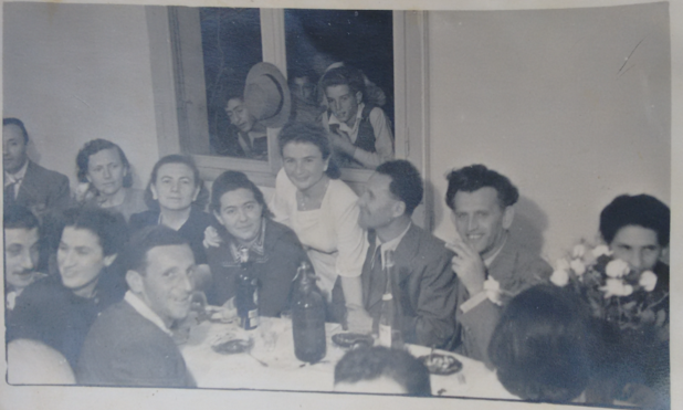 Wedding photo of Batel and Efraim Talmon, 1948